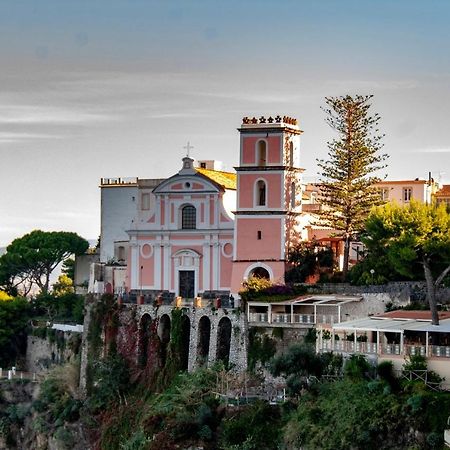 Il Tulipano - Appartamento Al Centro Di Vico Equense Exteriör bild